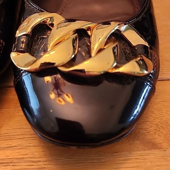 Authentic Louis Vuitton Claudia Black Vernis Patent Gold Chain Monogram Flats 36 - Picture 2 of 9